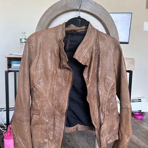 Women's Tan Leather Jacket - Picture 1 of 5